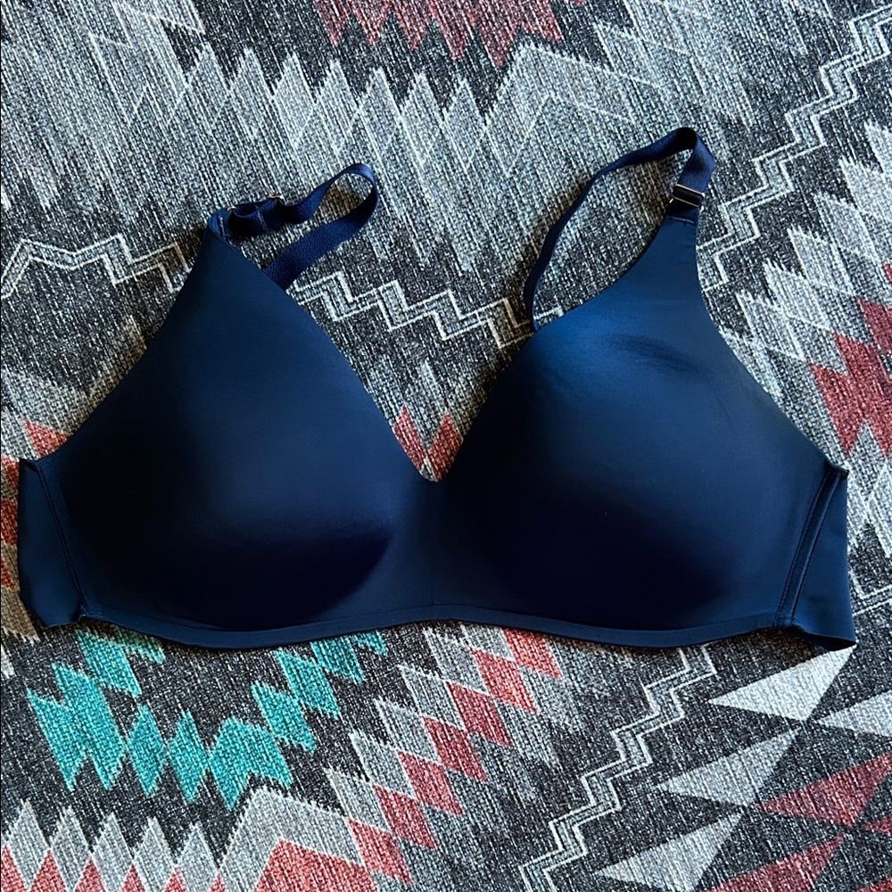 Soma Vanishing 360 Wireless bra 36DD